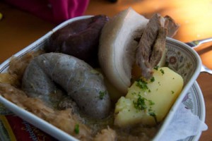 -10050 Liversausage, Bloodsausage, boiled pork belly and meat with potato and sauerkraut