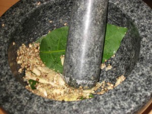-10104 Garlic, pepper, bay leaf to be added to the curing salt