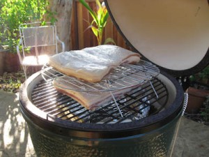 -10124 The two bacons with the grill extender and a slefmade drip pan - heavy duty aluminum foil