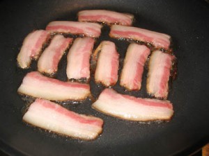 -10151 Bacon sizzling away for Saturday brunch, the official test drive